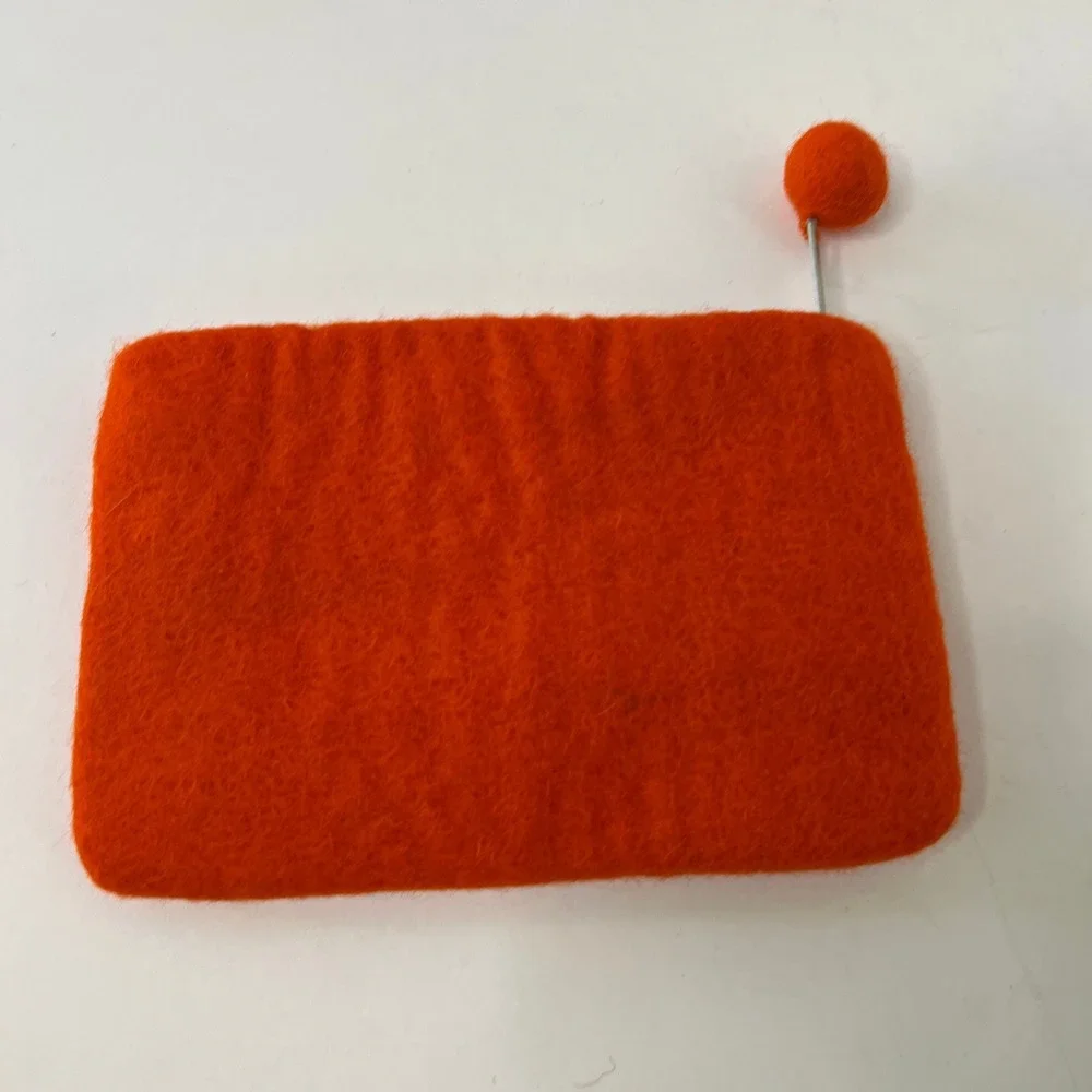 Joggles Wool Felt Clutch Purse - Medium Poppy‎ NWT 4 x 6